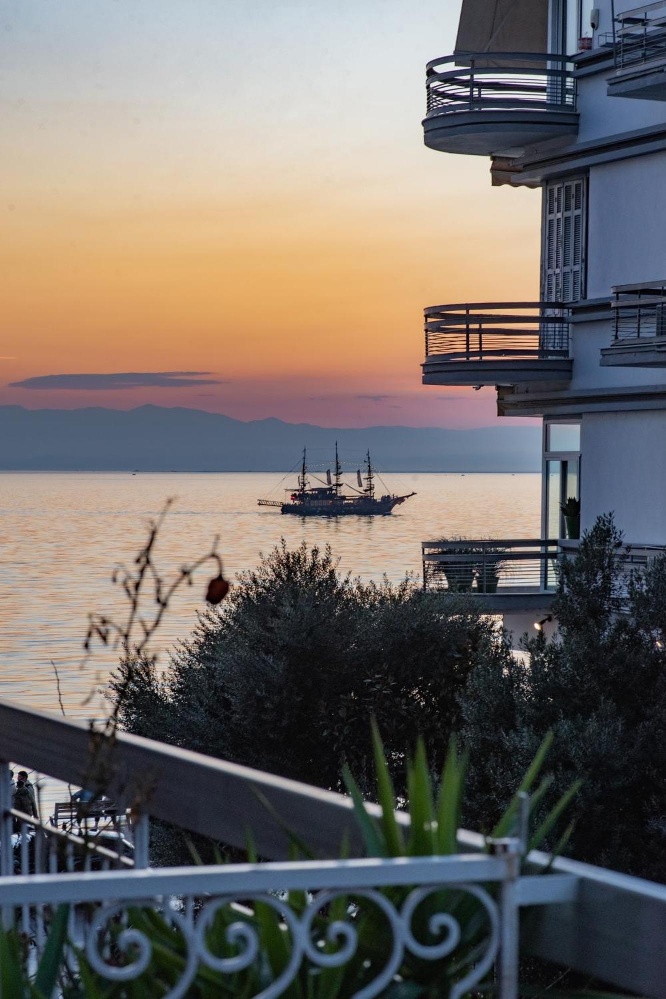 Houseloft Koromila Sea View Apartman Szaloniki Kültér fotó